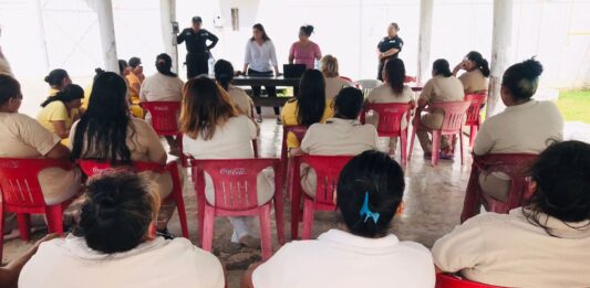 IQM acerca servicios a mujeres del Cereso de Chetumal