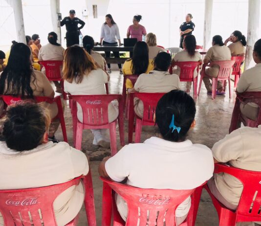 IQM acerca servicios a mujeres del Cereso de Chetumal